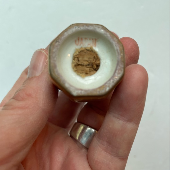 Vintage Pickard gold ceramic salt and pepper shakers. Made in Japan - Picture 3 of 5